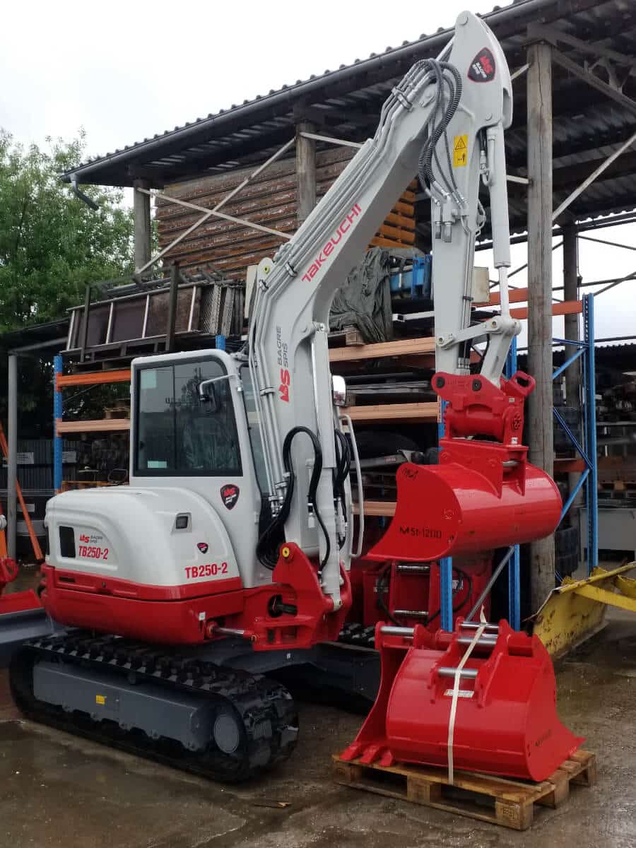 Takeuchi TB250-2_80MTH